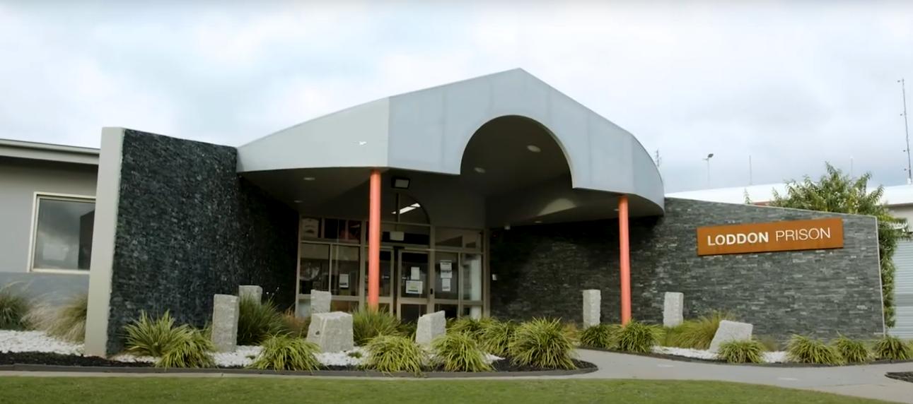 Loddon Prison Governor Catherine ‘grubber kicks’ Julian Knight back into his Loddon cell